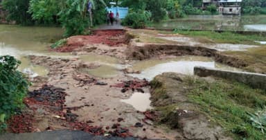Govt orders swift repair of flood-damaged roads